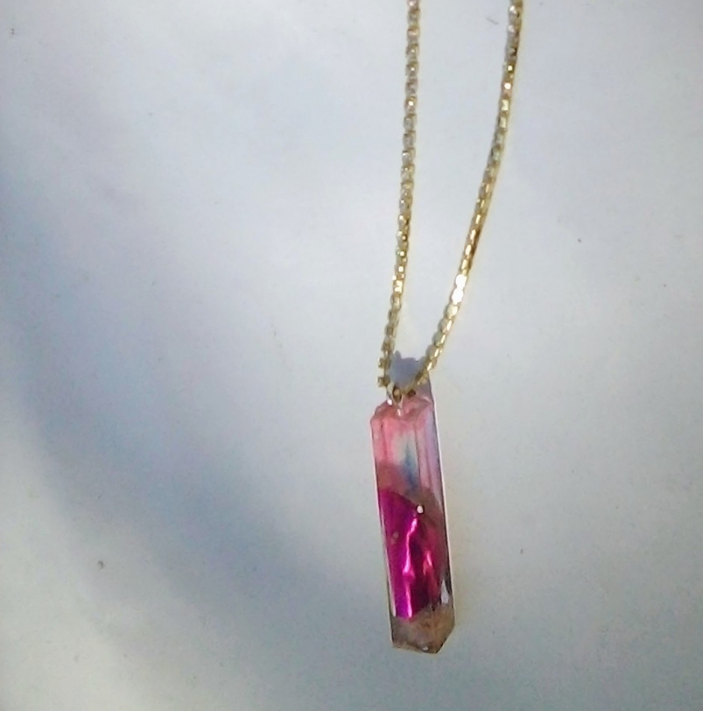 Gold colored chain w/ Rhinestones & Pendant - Picture 2 of 3